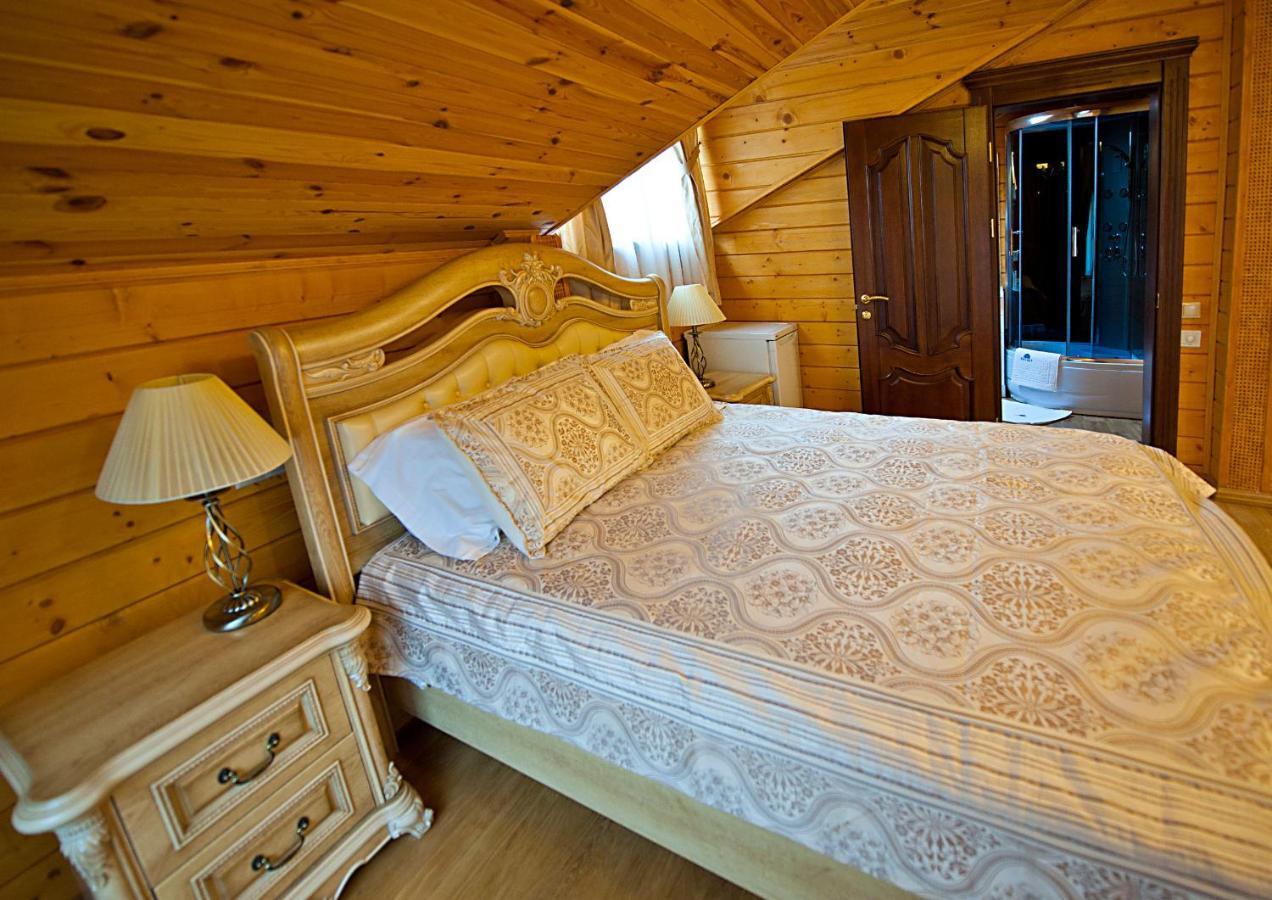 Maison d'hôtes Комплекс Відпочинку Goldfіsh Сlub à Babintsy Extérieur photo