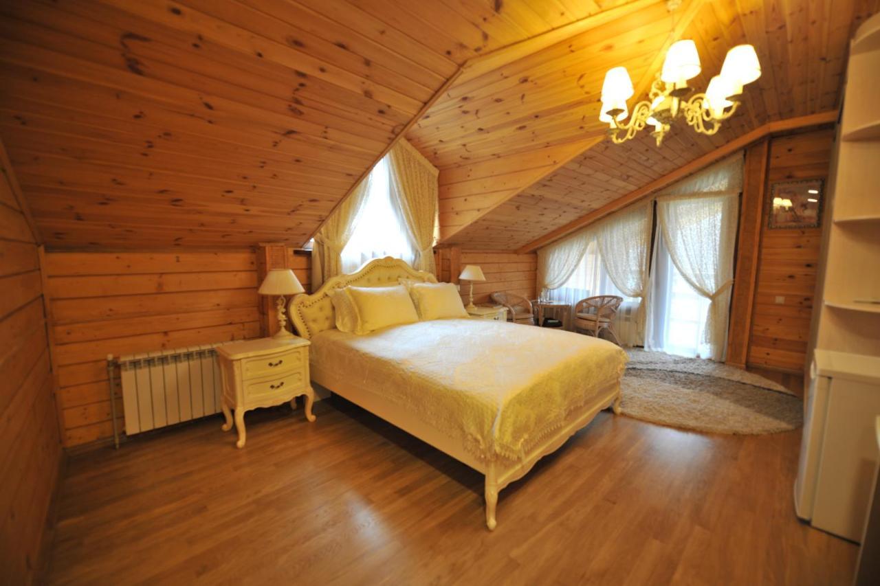 Maison d'hôtes Комплекс Відпочинку Goldfіsh Сlub à Babintsy Extérieur photo