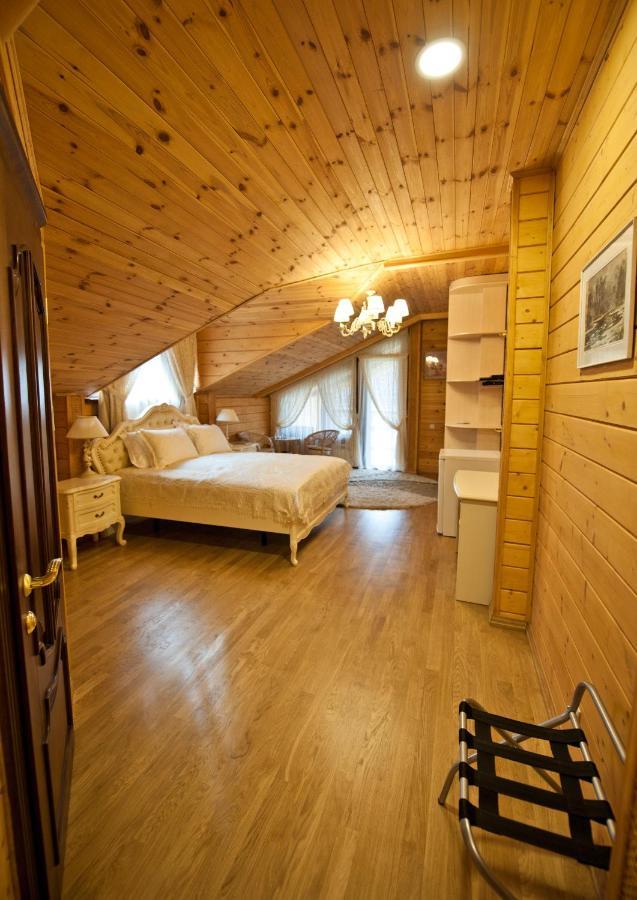 Maison d'hôtes Комплекс Відпочинку Goldfіsh Сlub à Babintsy Extérieur photo