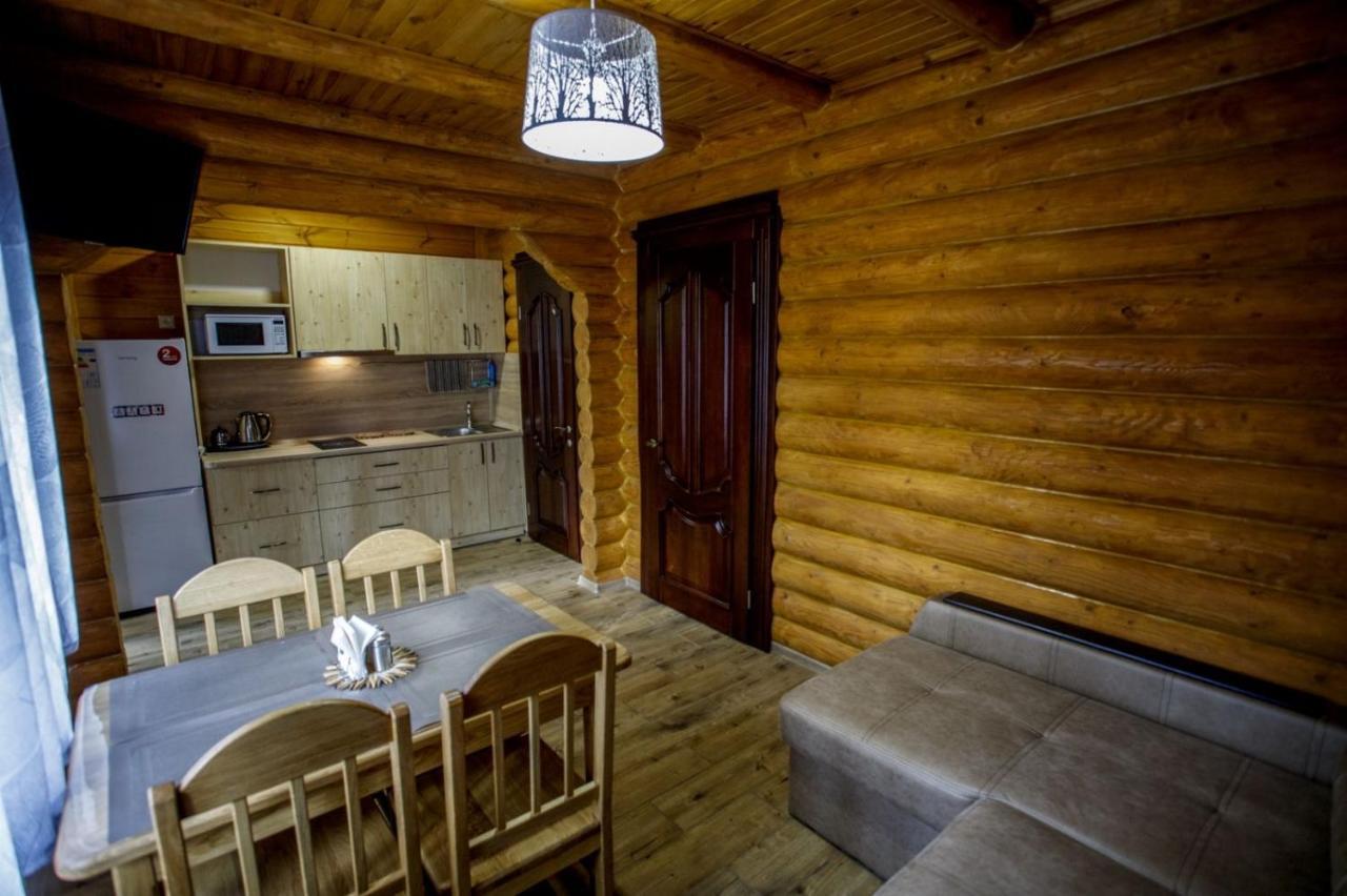 Maison d'hôtes Комплекс Відпочинку Goldfіsh Сlub à Babintsy Extérieur photo