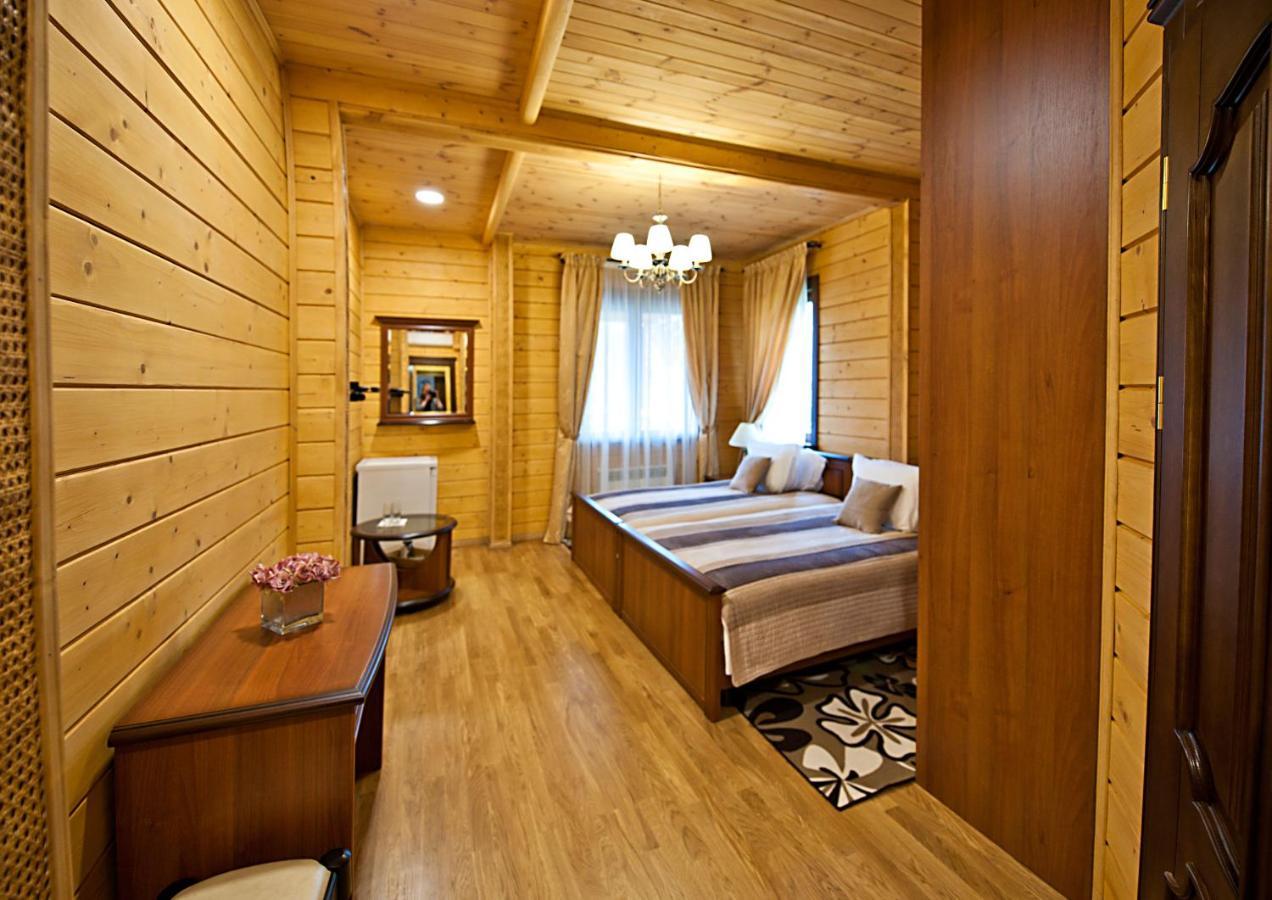Maison d'hôtes Комплекс Відпочинку Goldfіsh Сlub à Babintsy Extérieur photo