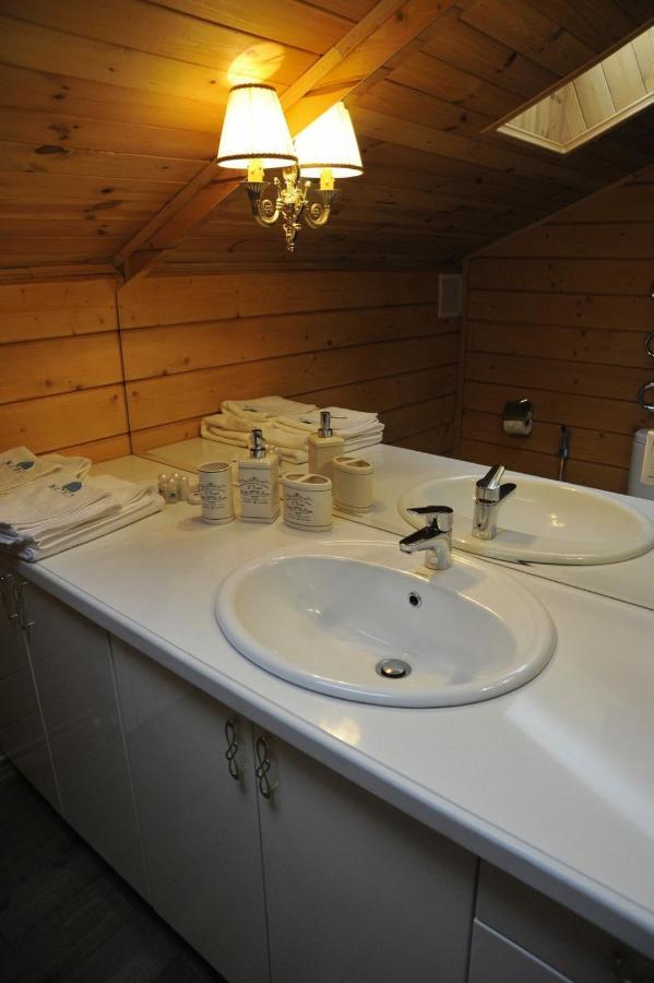 Maison d'hôtes Комплекс Відпочинку Goldfіsh Сlub à Babintsy Extérieur photo